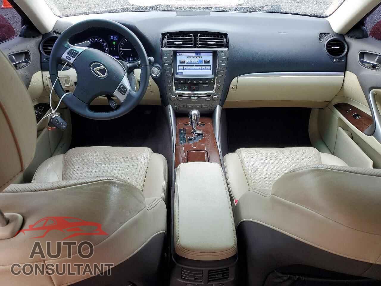 LEXUS IS 2011 - JTHCF5C21B5050545