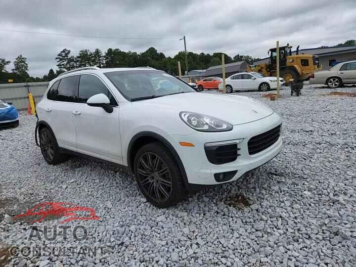 PORSCHE CAYENNE 2016 - WP1AA2A28GKA36027