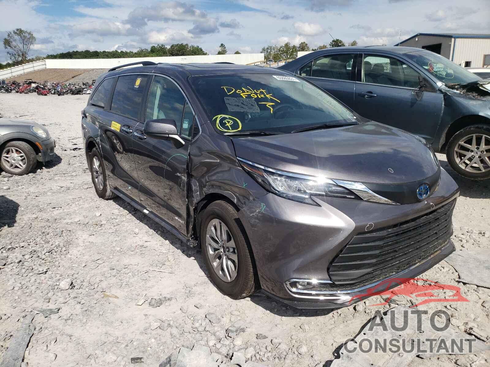 TOYOTA SIENNA 2021 - 5TDYRKEC9MS060840