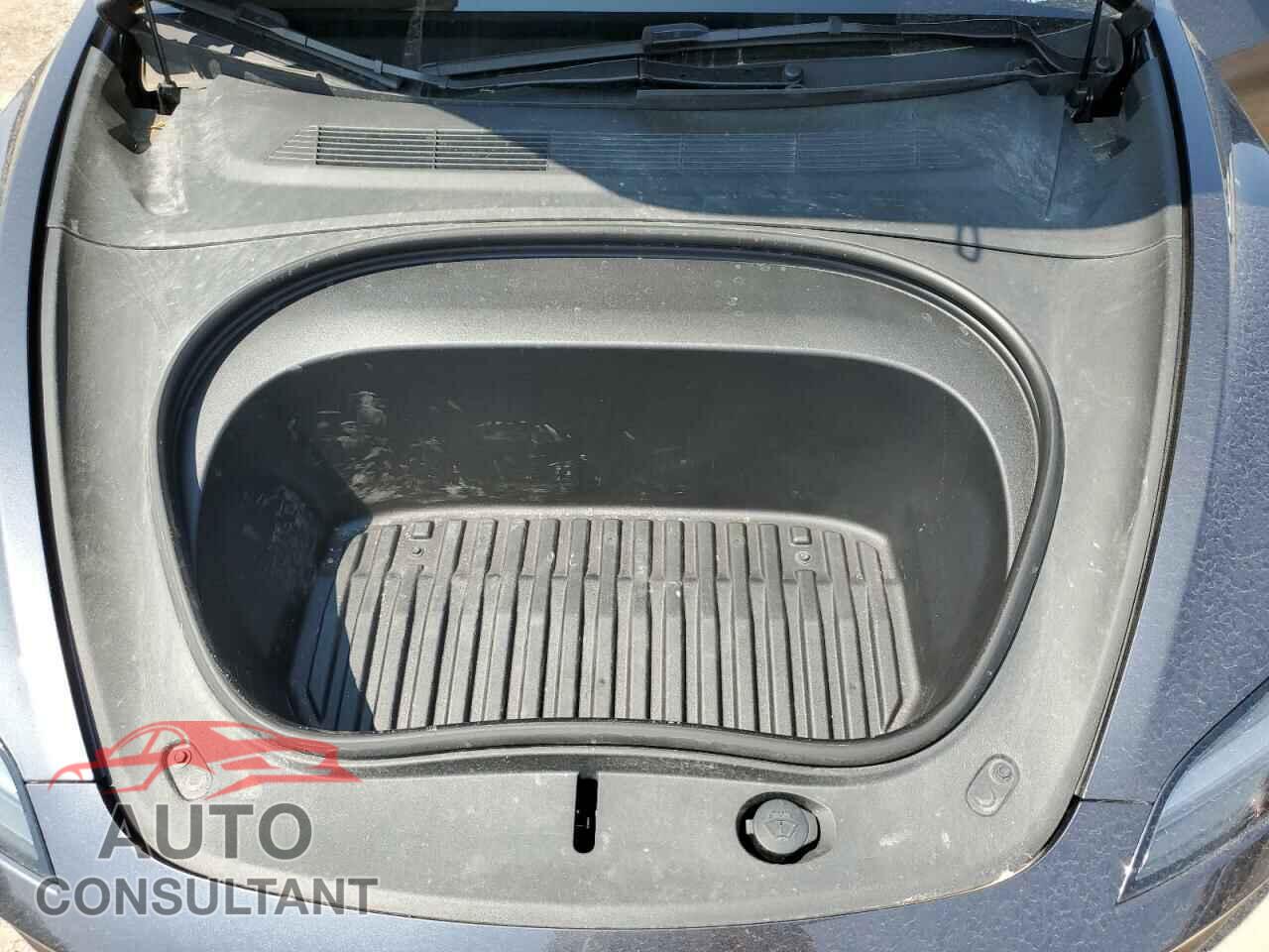 TESLA MODEL 3 2024 - LRW3E7FA0RC094025