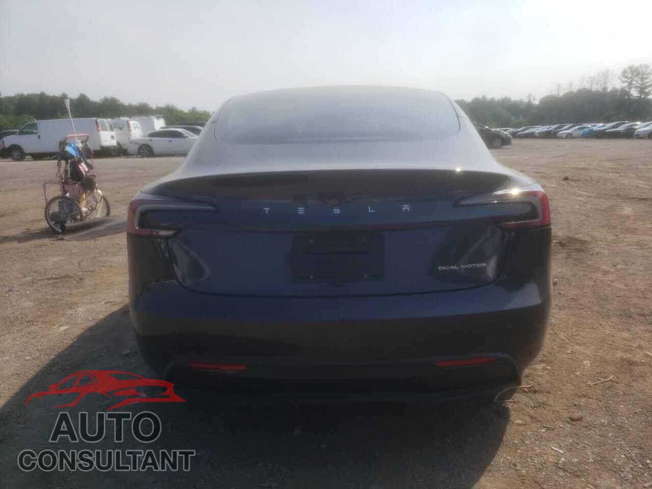 TESLA MODEL 3 2024 - 5YJ3E1EB8RF827077