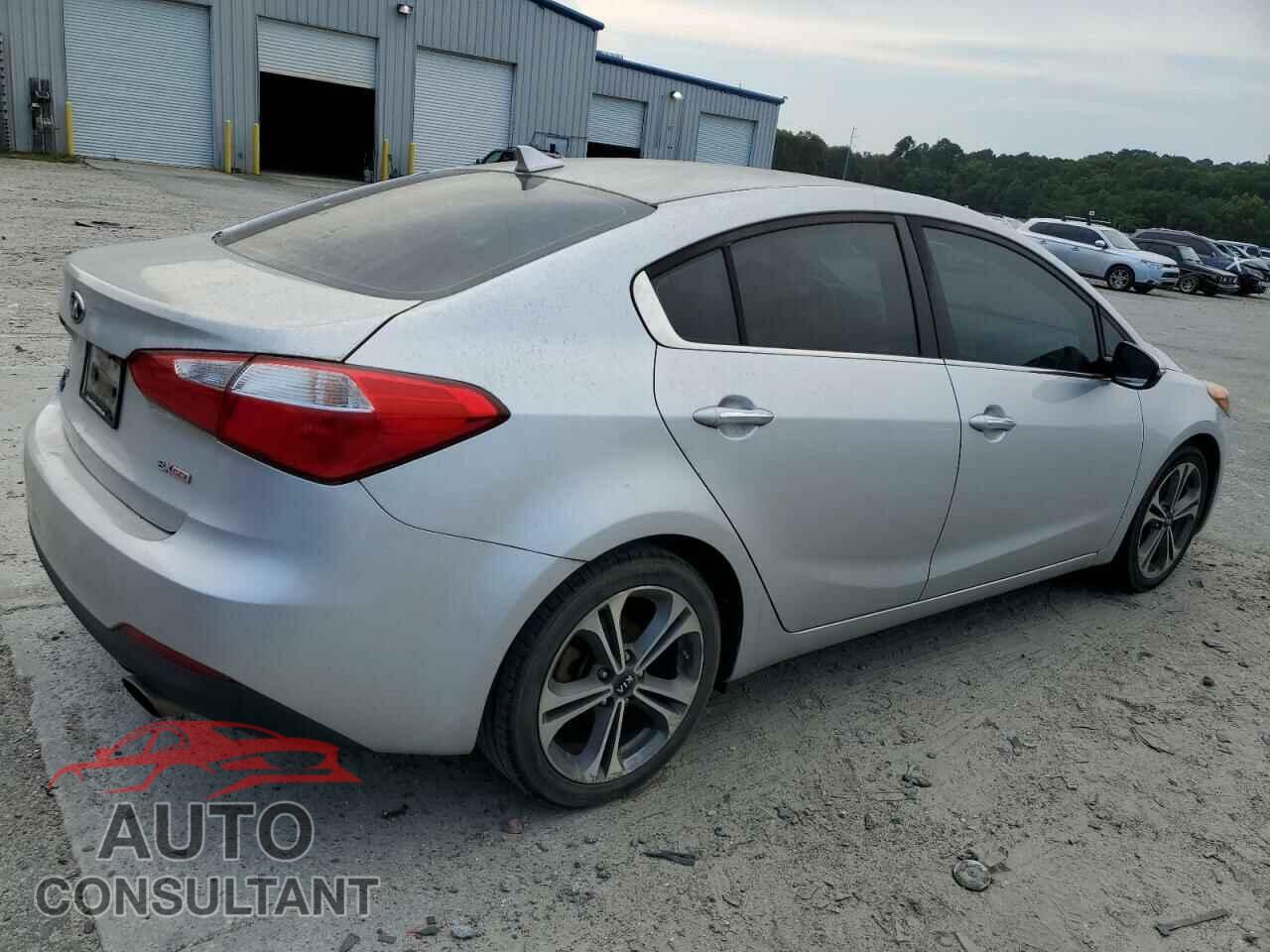 KIA FORTE 2016 - KNAFZ4A87G5618924