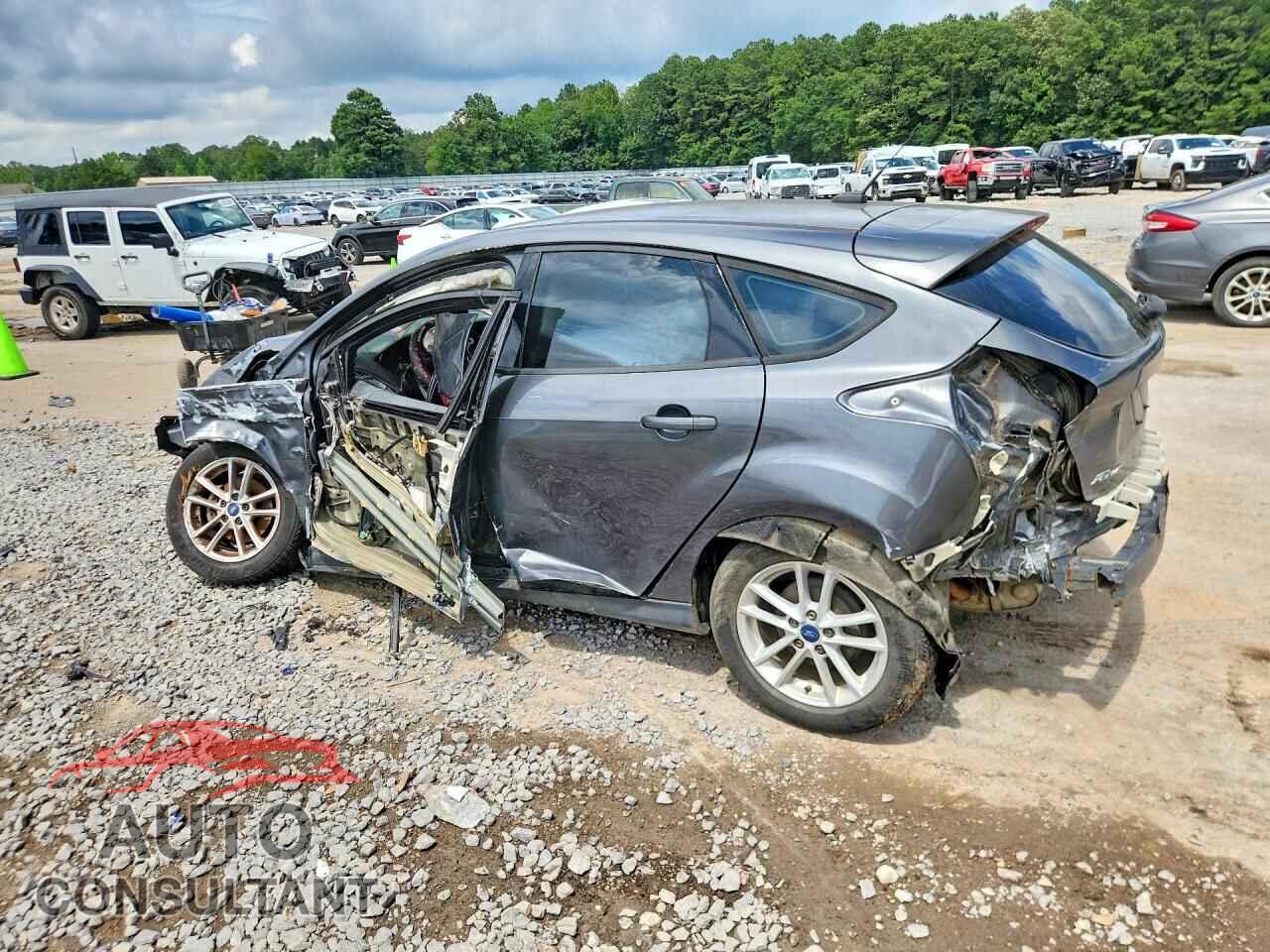 FORD FOCUS 2017 - 1FADP3K24HL231996