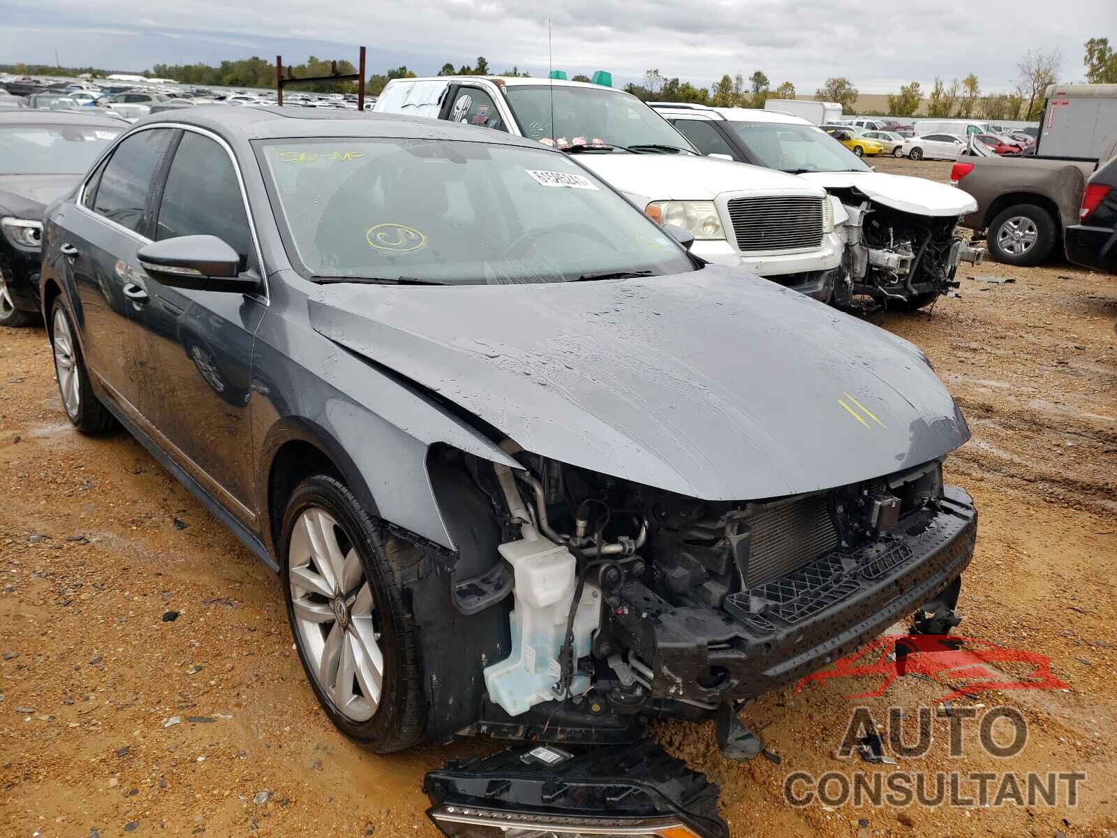 VOLKSWAGEN PASSAT 2017 - 1VWGT7A30HC021137