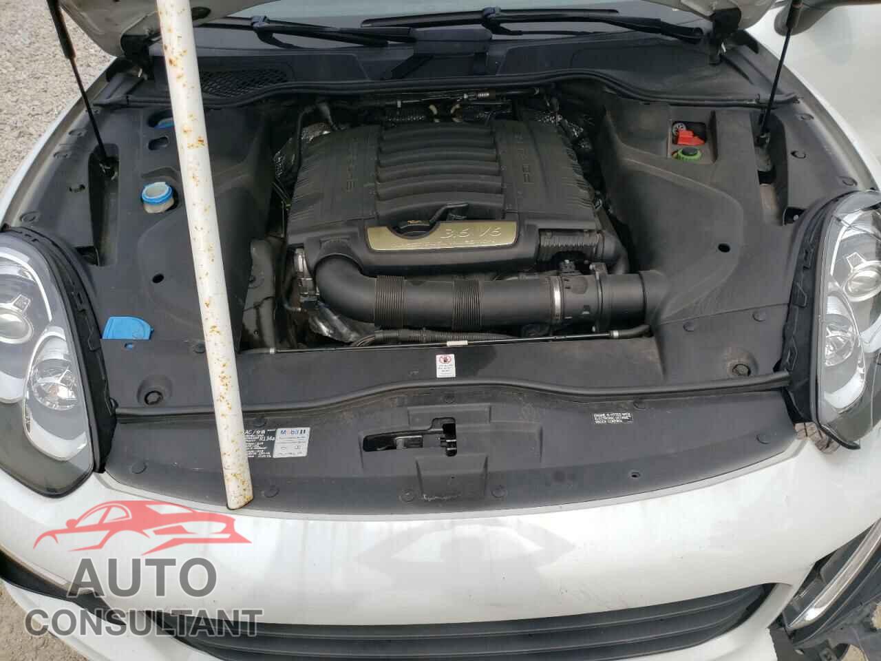 PORSCHE CAYENNE 2016 - WP1AA2A20GKA15415