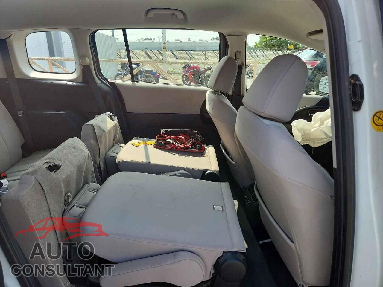 MAZDA 5 2013 - JM1CW2CL4D0150101