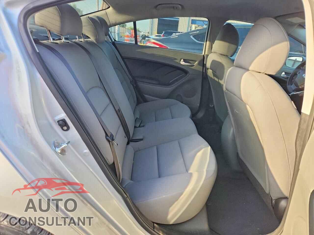 KIA FORTE 2017 - 3KPFK4A71HE048780