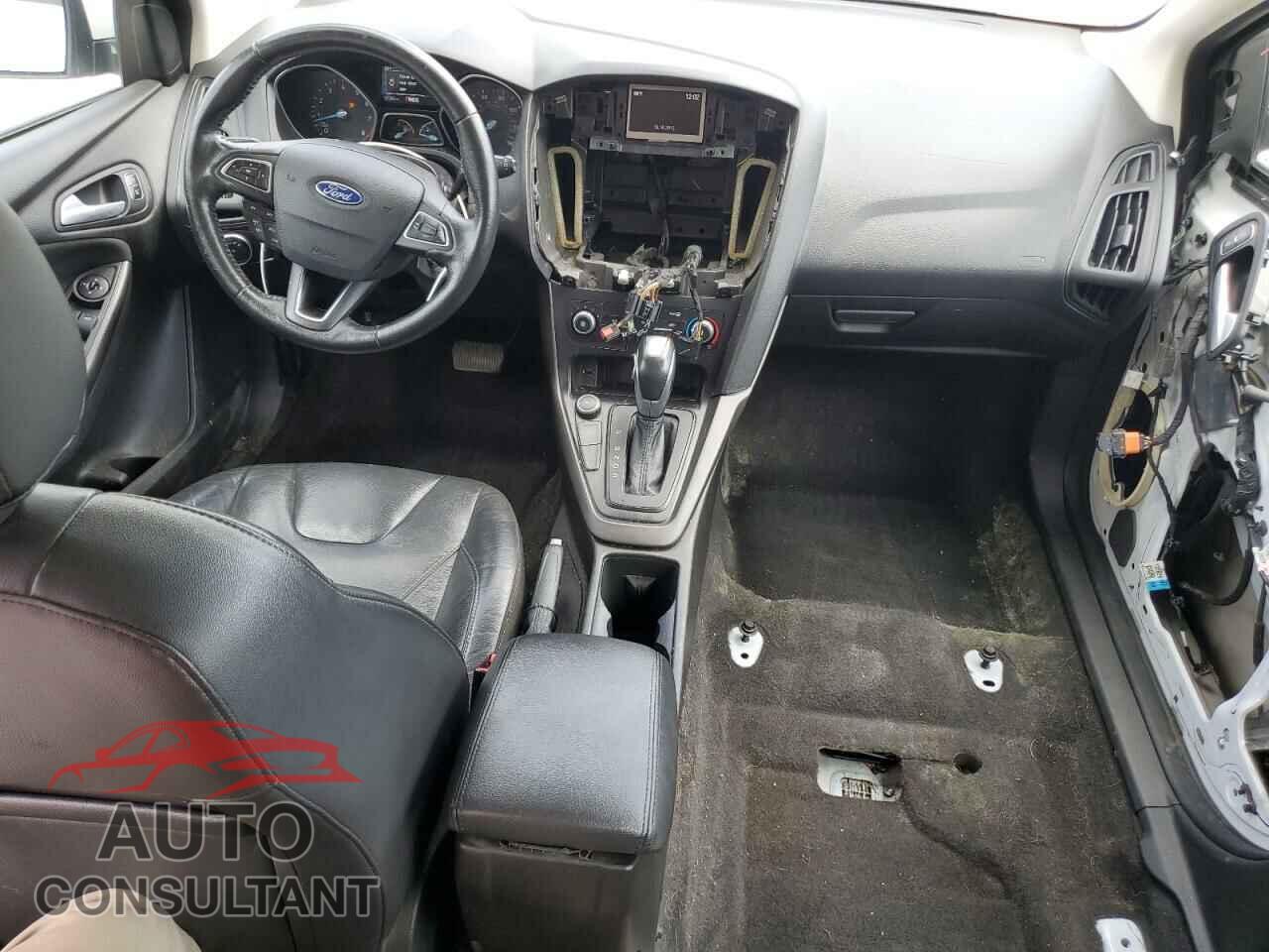 FORD FOCUS 2015 - 1FADP3K21FL360890