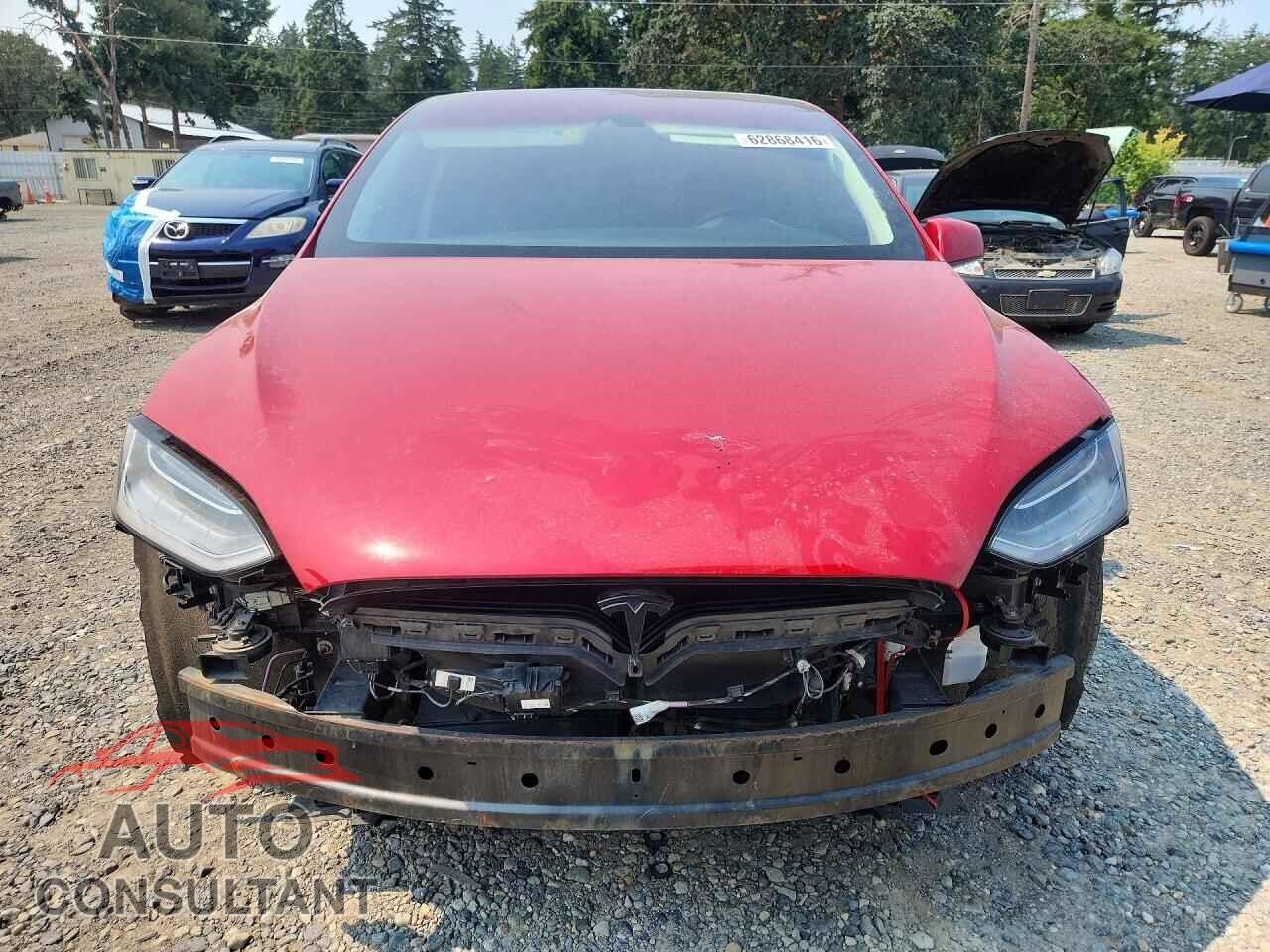 TESLA MODEL X 2016 - 5YJXCAE41GF010782