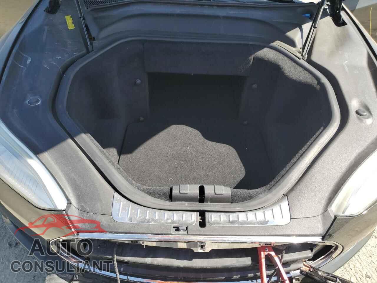 TESLA MODEL S 2013 - 5YJSA1CP2DFP05684