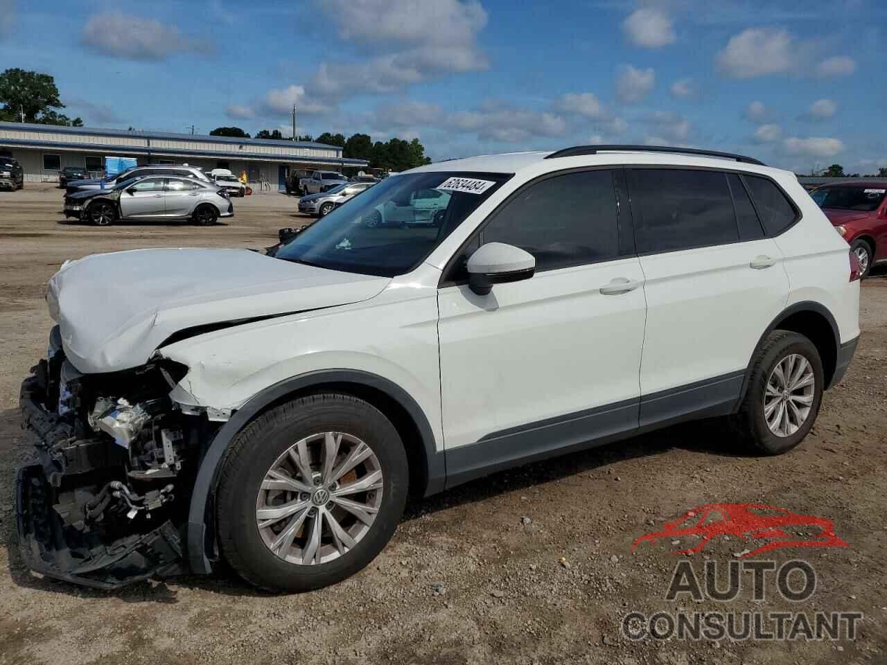 VOLKSWAGEN TIGUAN 2018 - 3VV1B7AX3JM124783