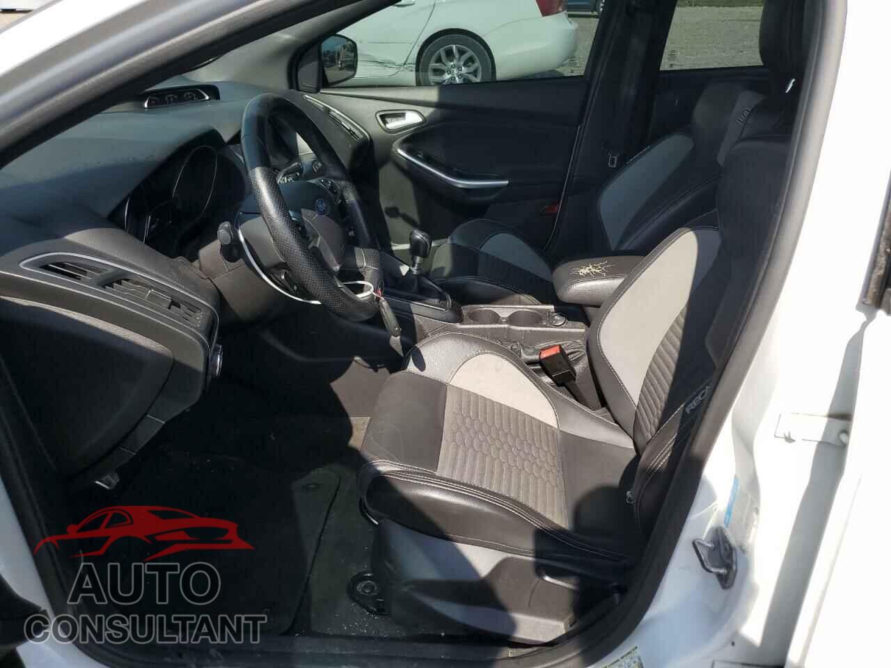 FORD FOCUS 2014 - 1FADP3L96EL361429