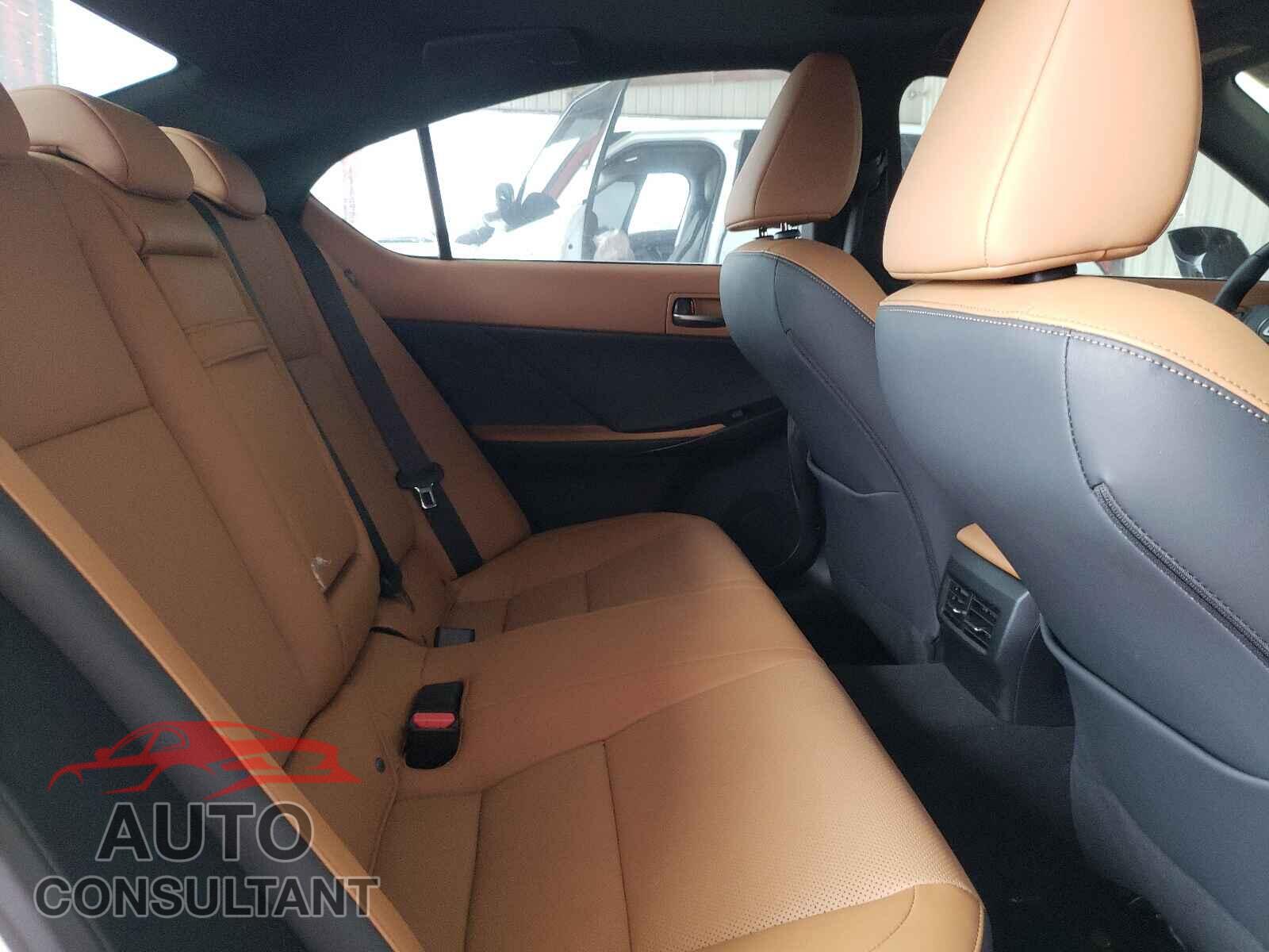 LEXUS IS 2021 - JTHCA1D22M5115864