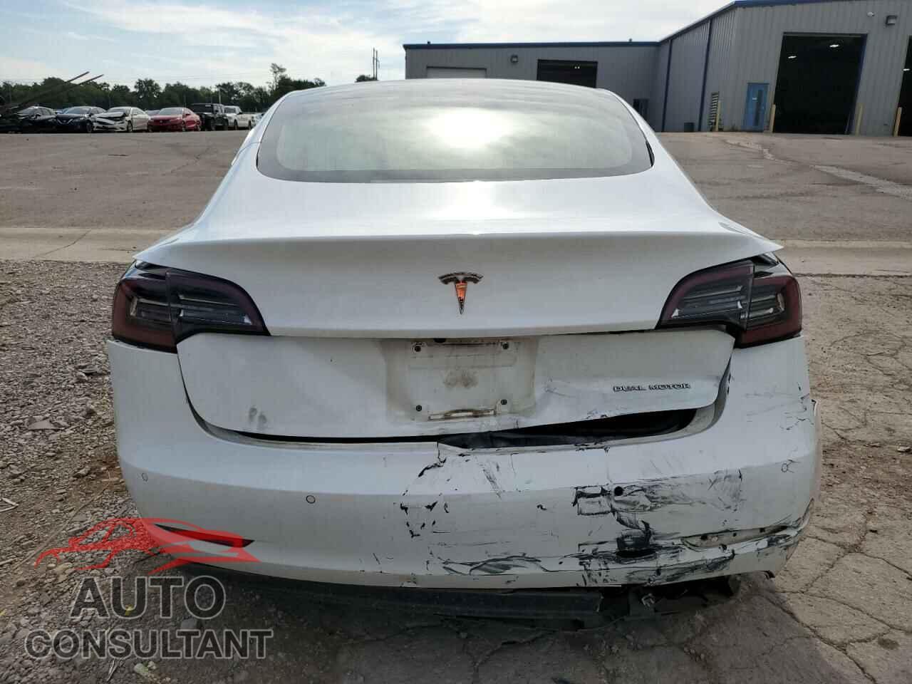 TESLA MODEL 3 2018 - 5YJ3E1EB8JF100705