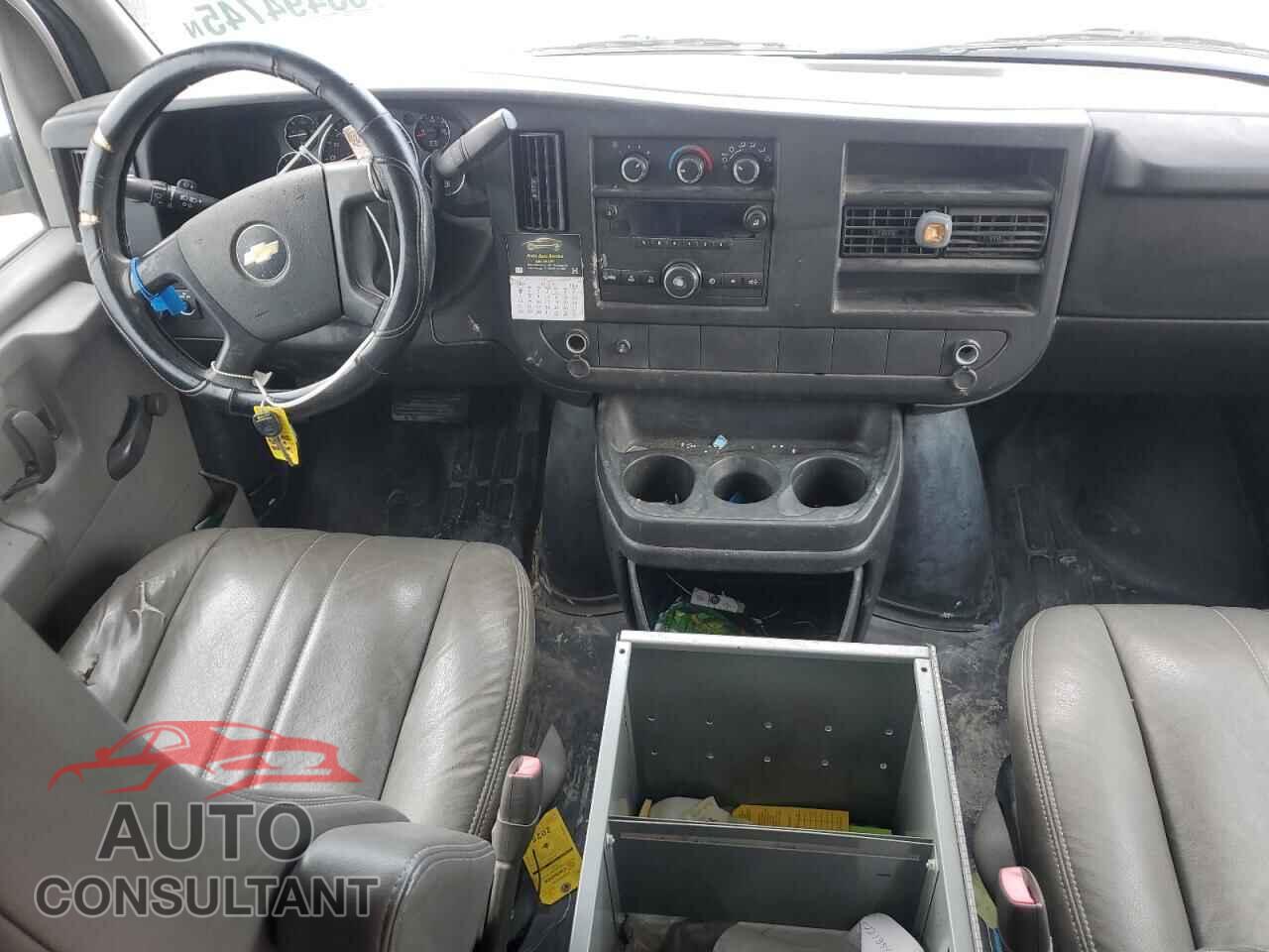 CHEVROLET EXPRESS 2013 - 1GCWGFBA9D1180058