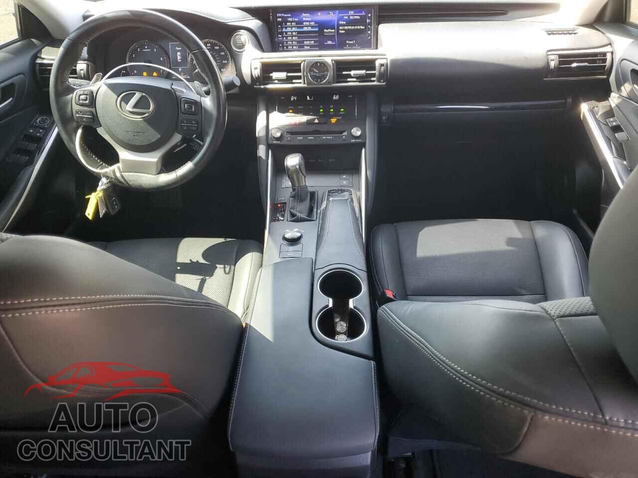 LEXUS IS 2017 - JTHBA1D23H5046037