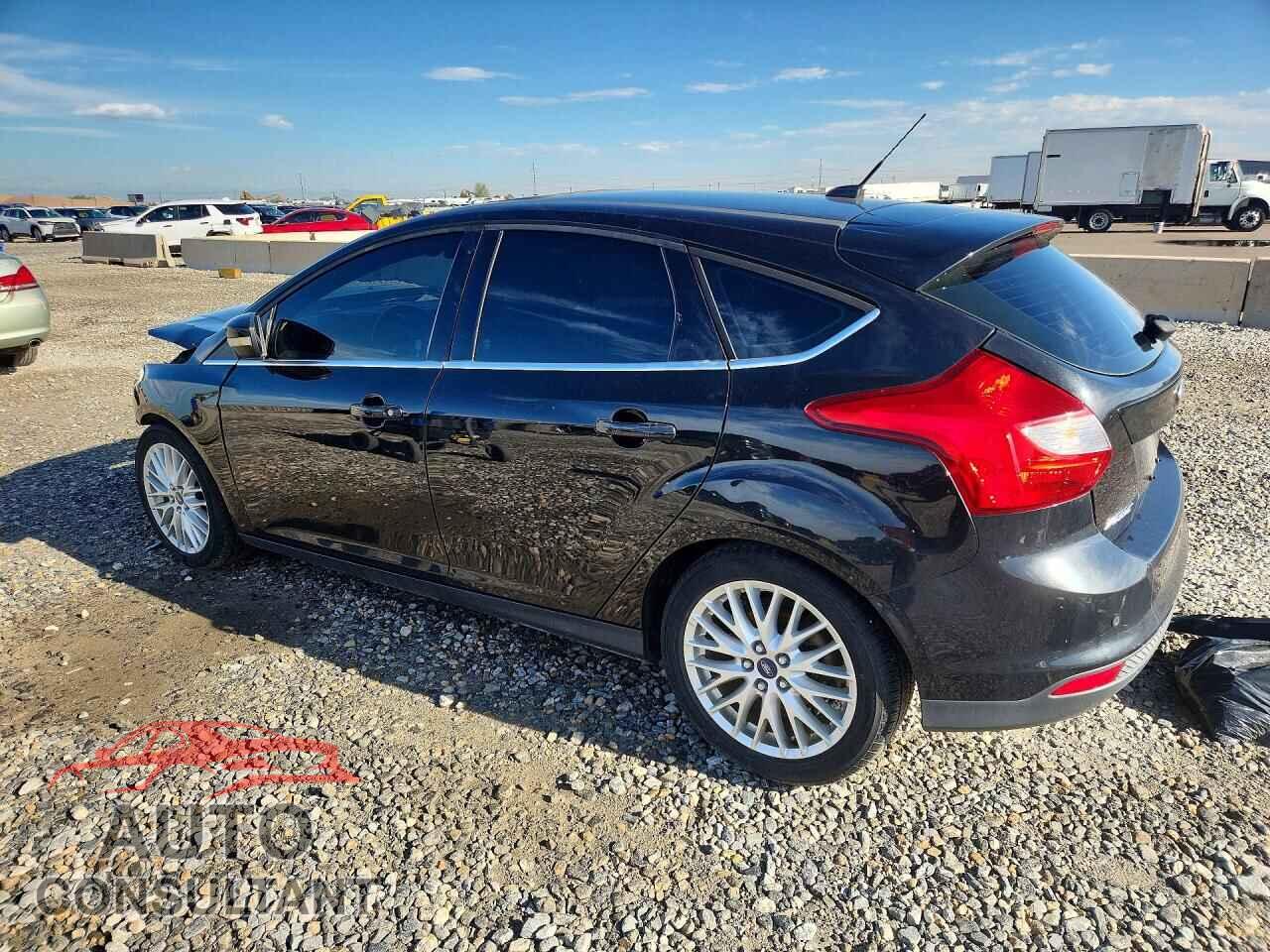 FORD FOCUS 2012 - 1FAHP3M23CL414510