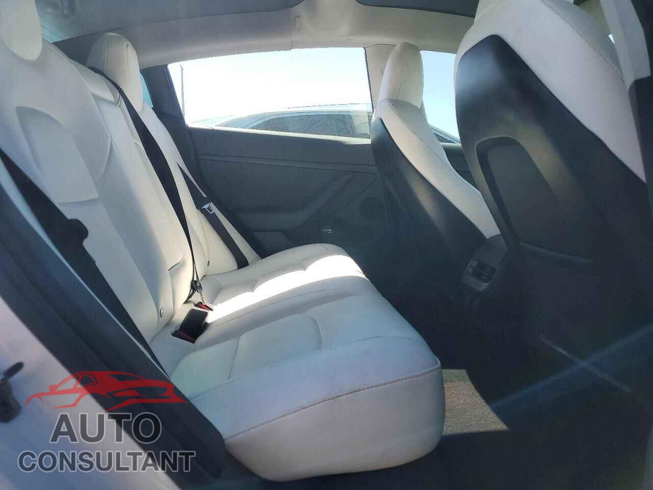 TESLA MODEL 3 2023 - 5YJ3E1EA5PF541840