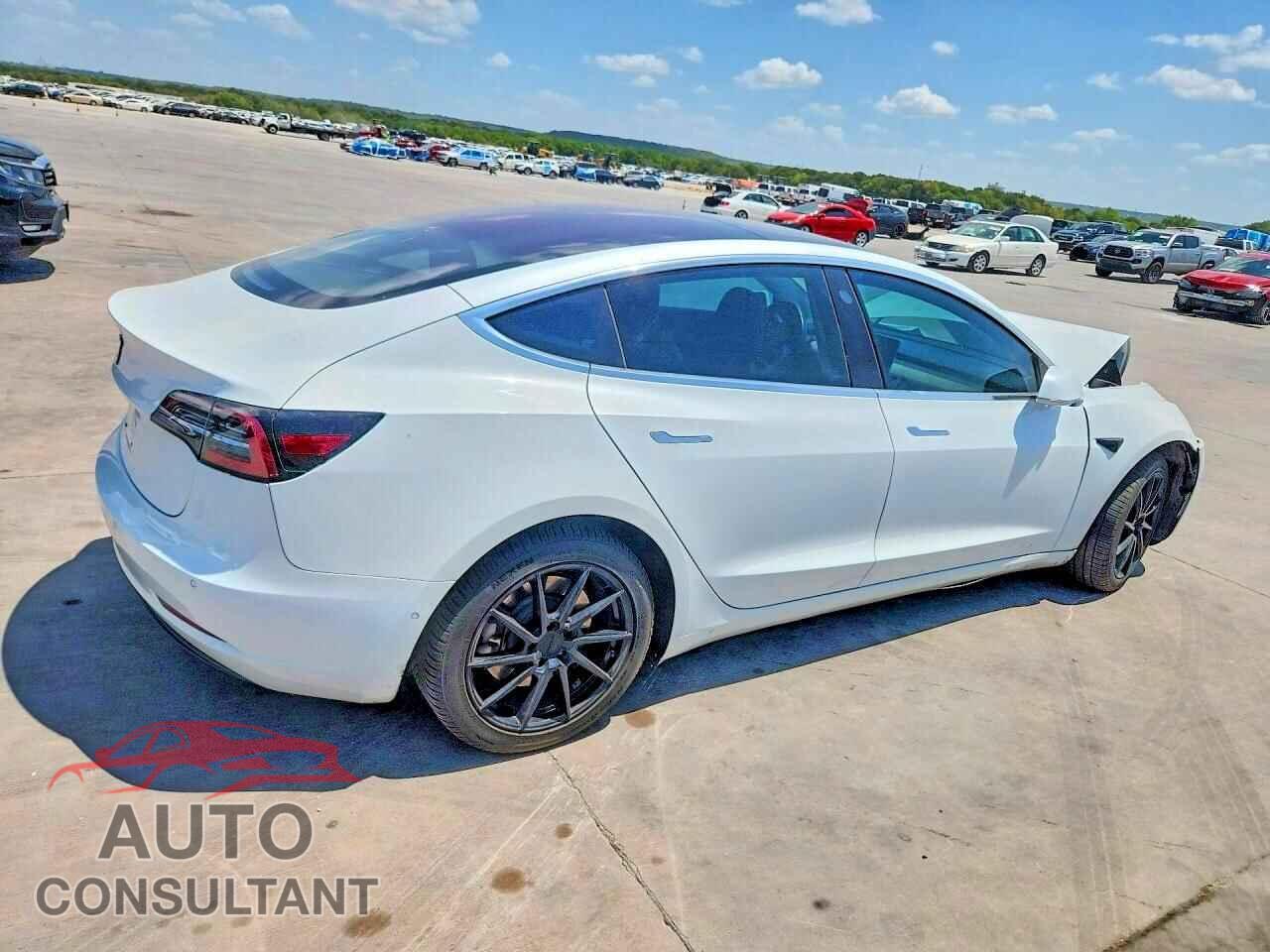 TESLA MODEL 3 2018 - 5YJ3E1EA5JF040096