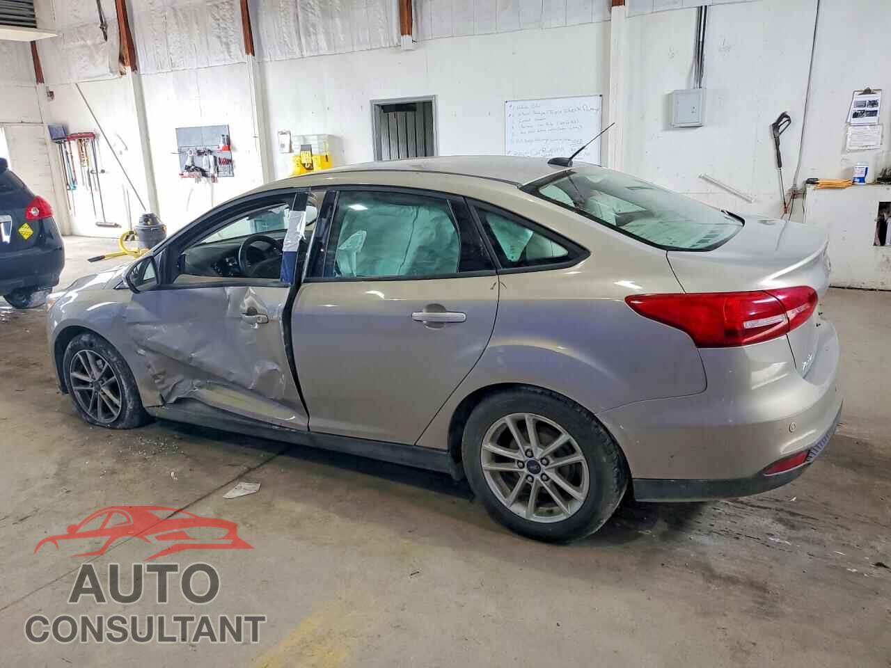FORD FOCUS 2015 - 1FADP3F26FL311677