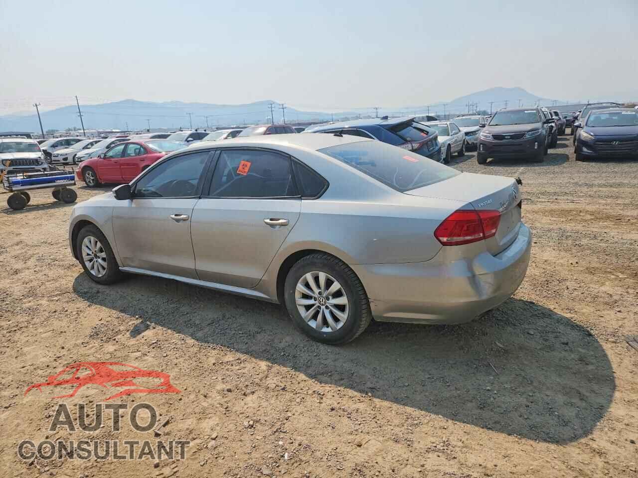 VOLKSWAGEN PASSAT 2012 - 1VWAH7A32CC080237