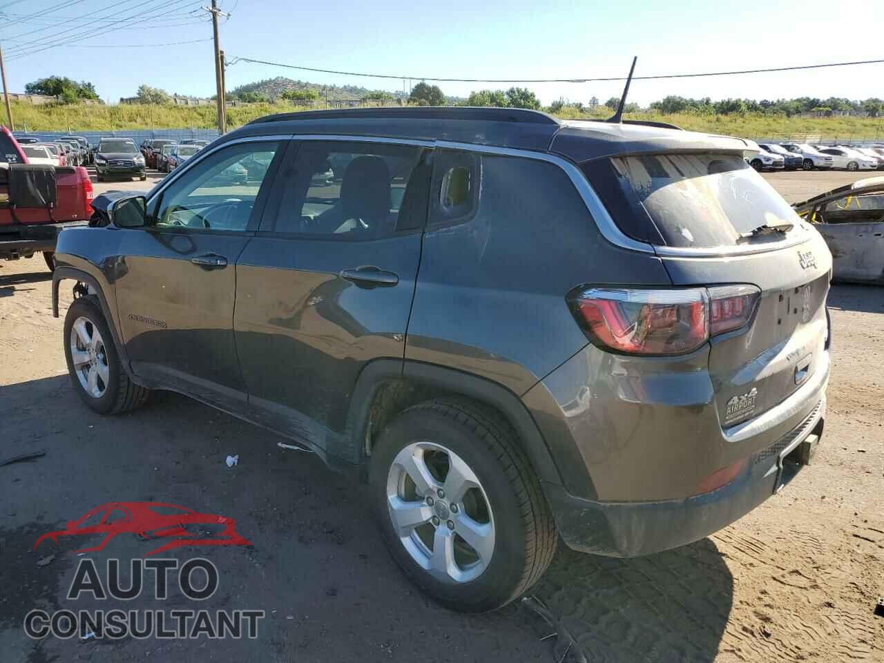 JEEP COMPASS 2018 - 3C4NJDBB8JT325217