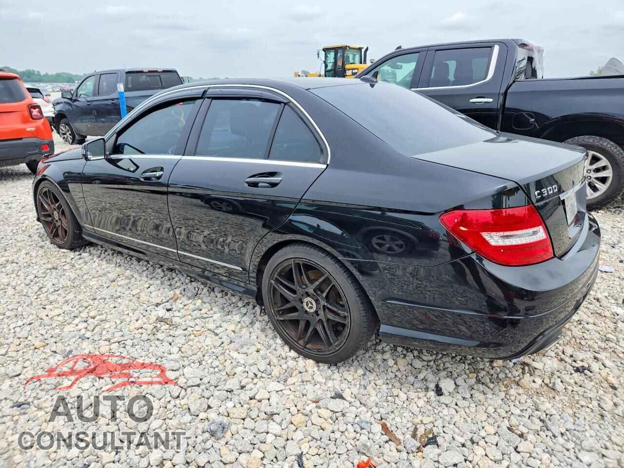 MERCEDES-BENZ C-CLASS 2012 - WDDGF8BB6CR200879