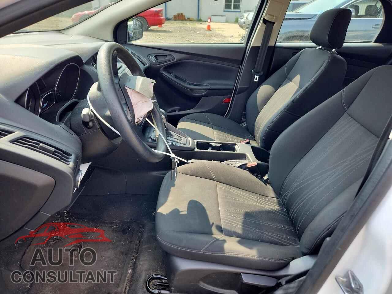 FORD FOCUS 2017 - 1FADP3E21HL311607