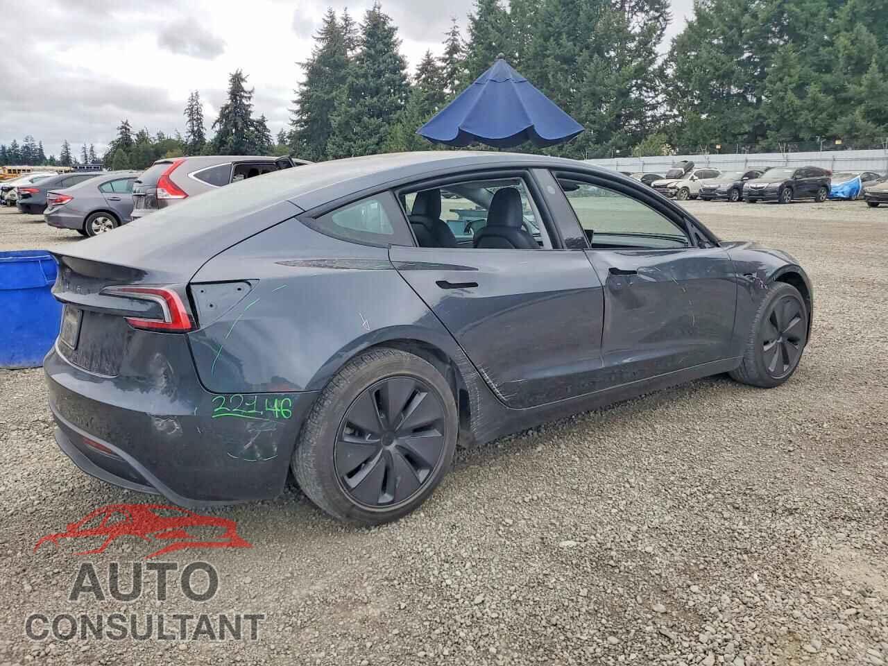 TESLA MODEL 3 2024 - 5YJ3E1EA7RF725812