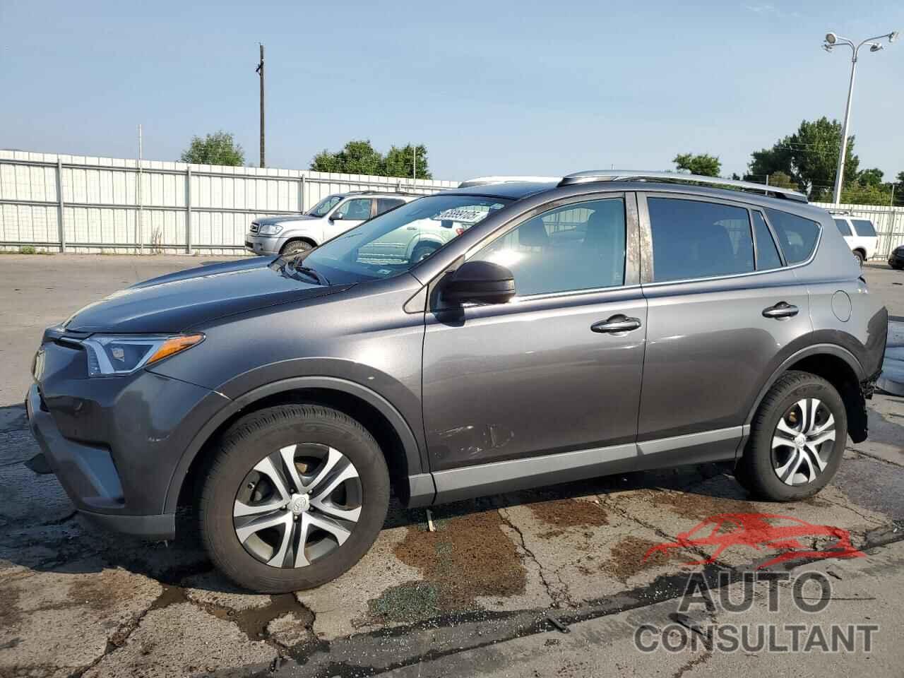 TOYOTA RAV4 2017 - JTMBFREV1HJ167635