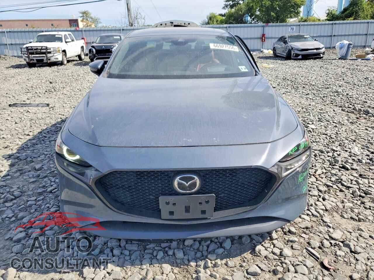 MAZDA 3 2019 - JM1BPANM3K1143916