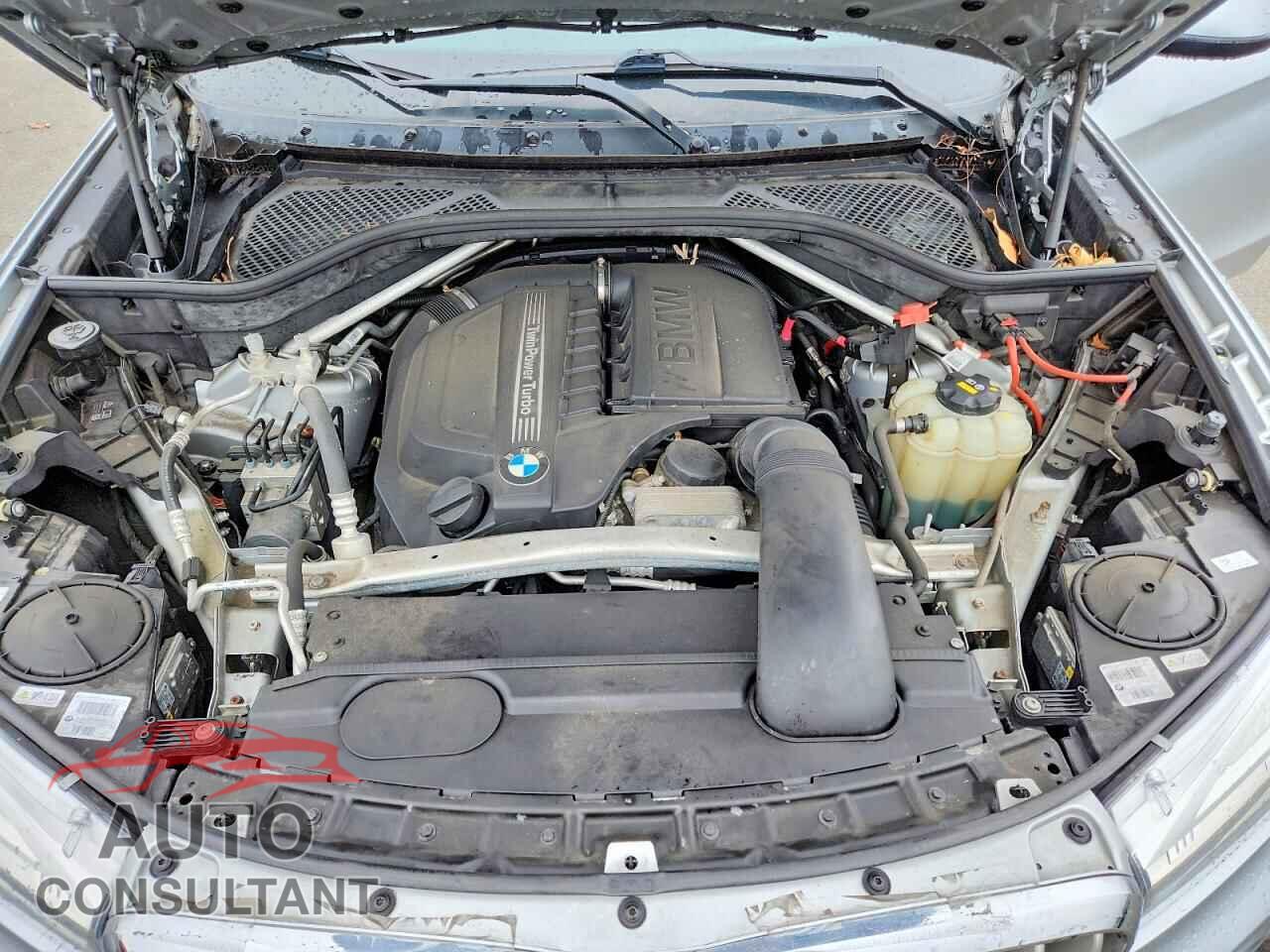 BMW X5 2018 - 5UXKR0C58J0Y02835