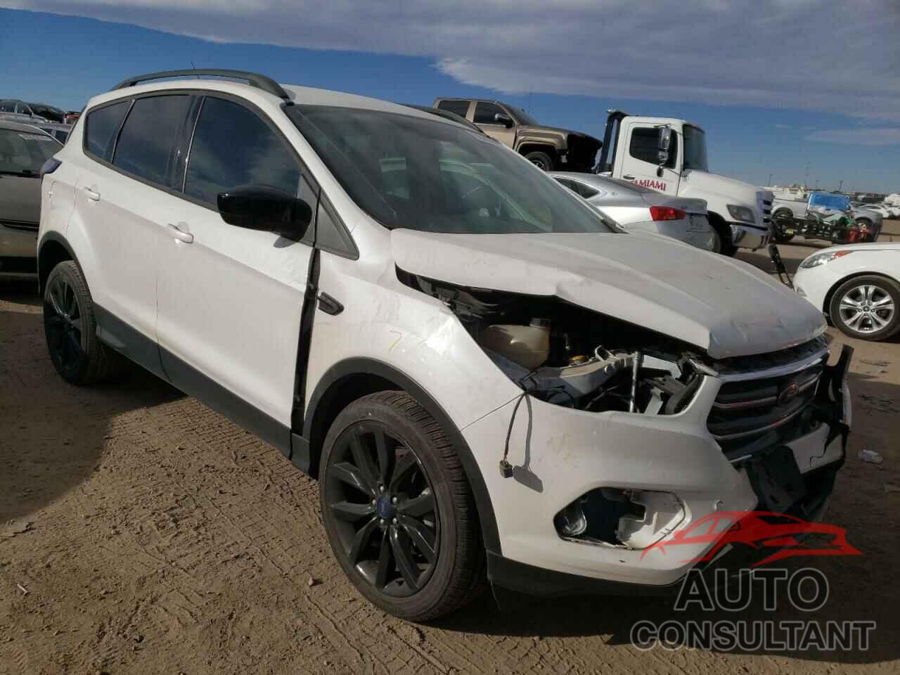 FORD ESCAPE 2017 - 1FMCU0GD5HUC10653