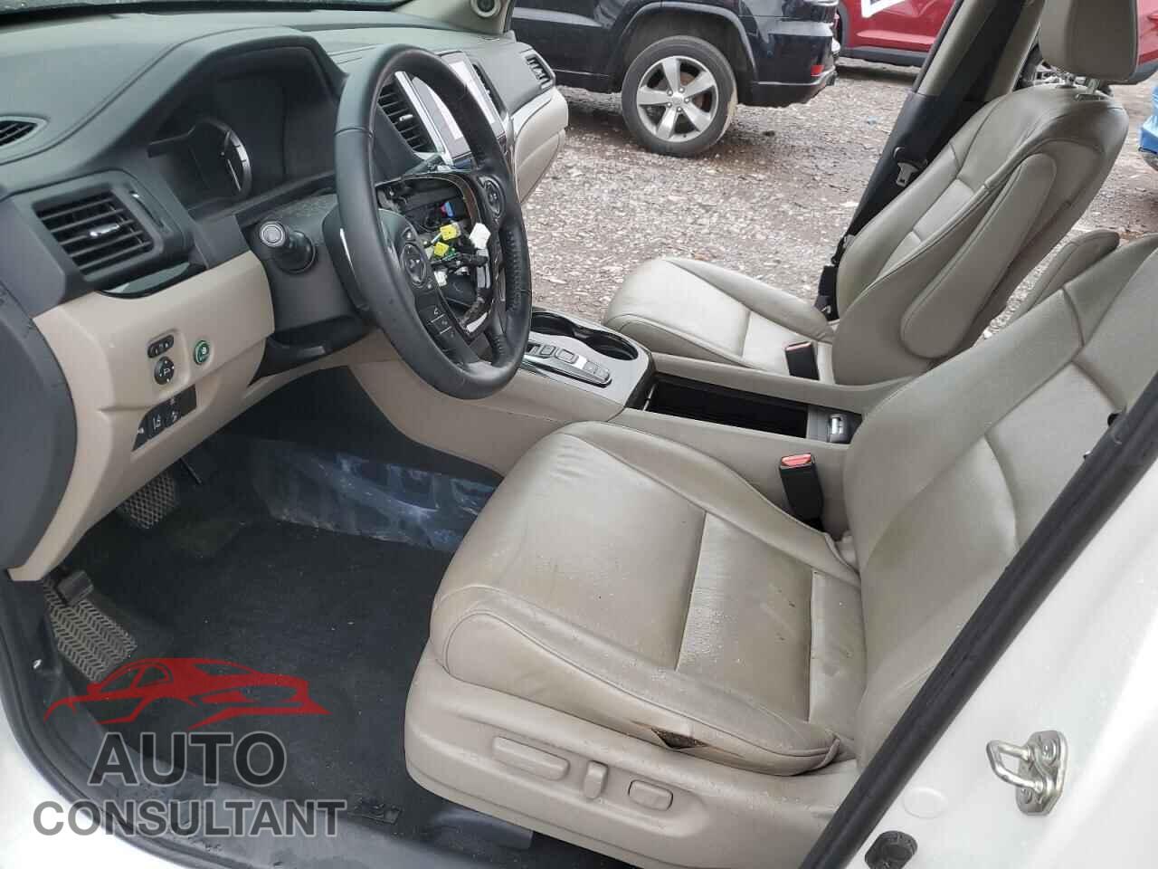 HONDA PILOT 2016 - 5FNYF6H92GB097740