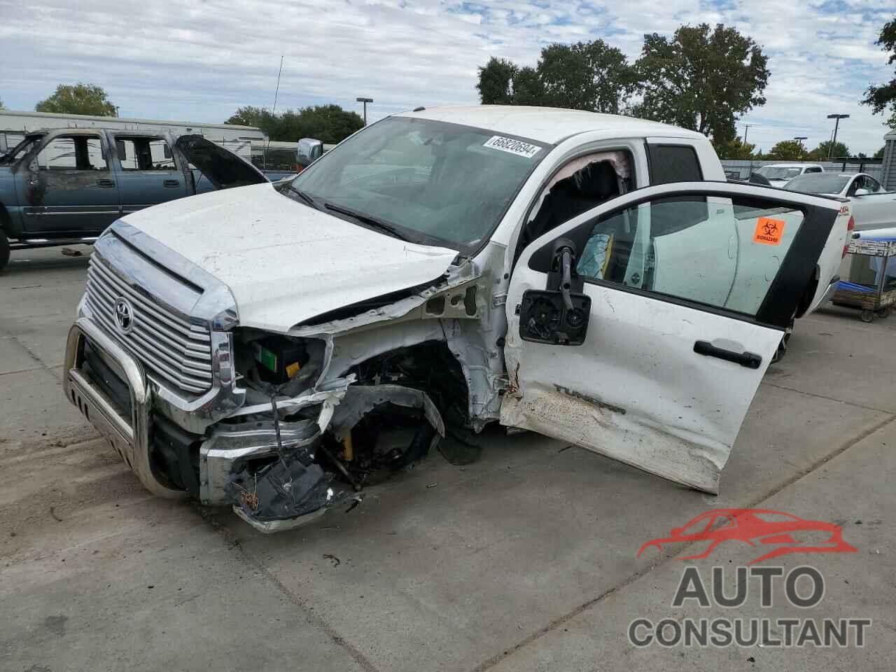 TOYOTA TUNDRA 2016 - 5TFUY5F17GX523802