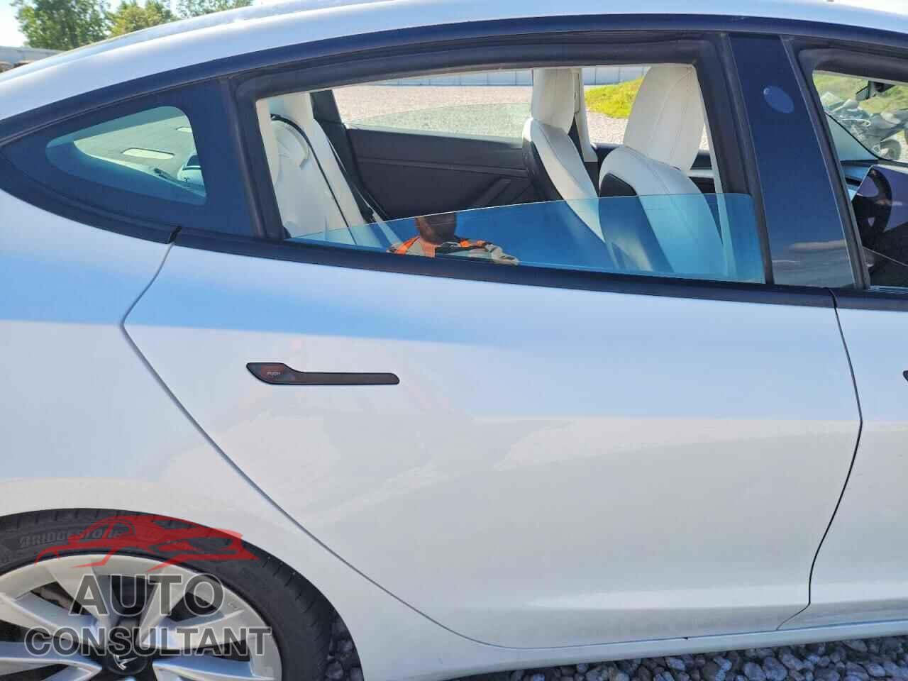 TESLA MODEL 3 2022 - 5YJ3E1EB1NF180922