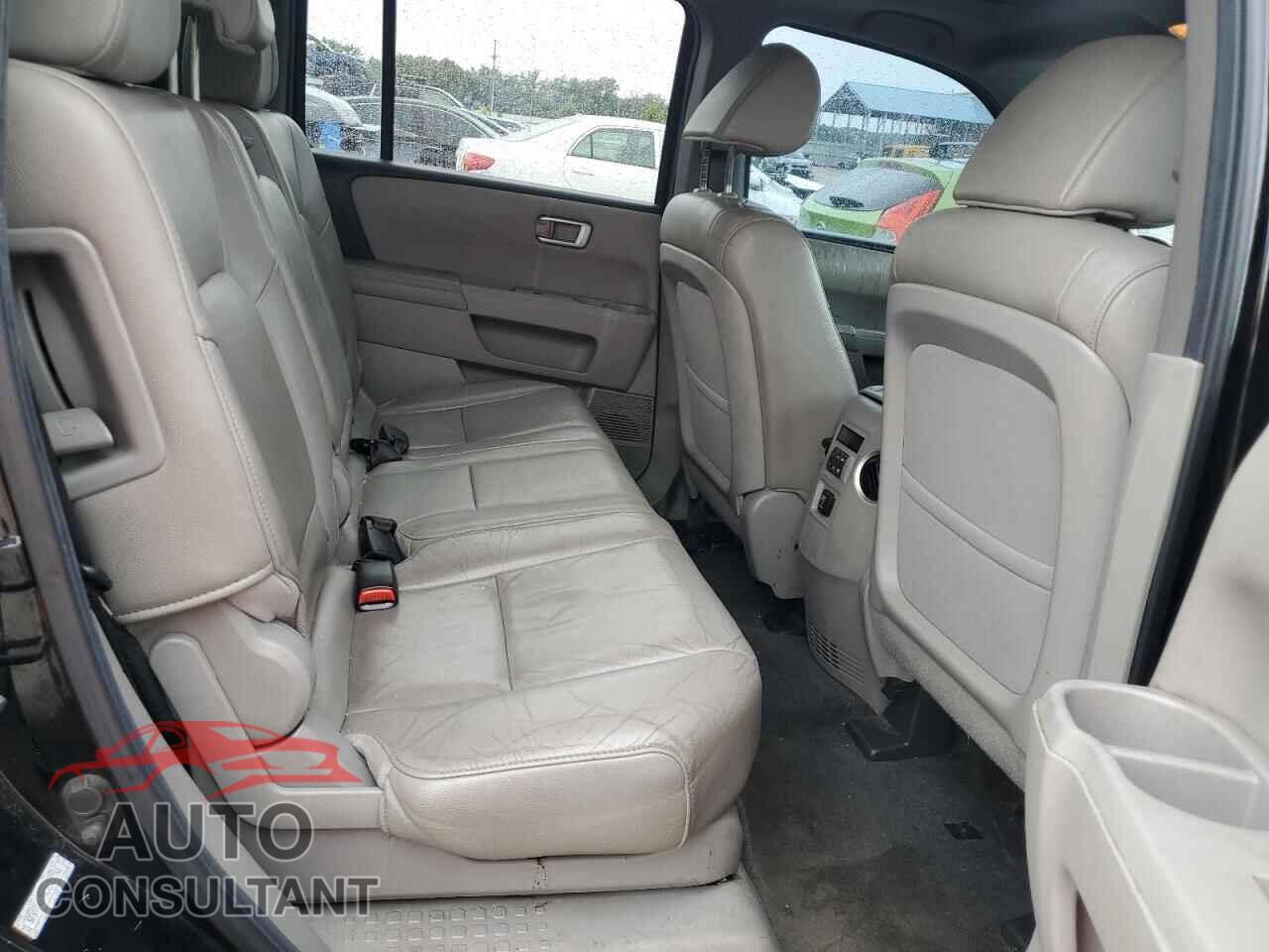 HONDA PILOT 2012 - 5FNYF4H74CB017755