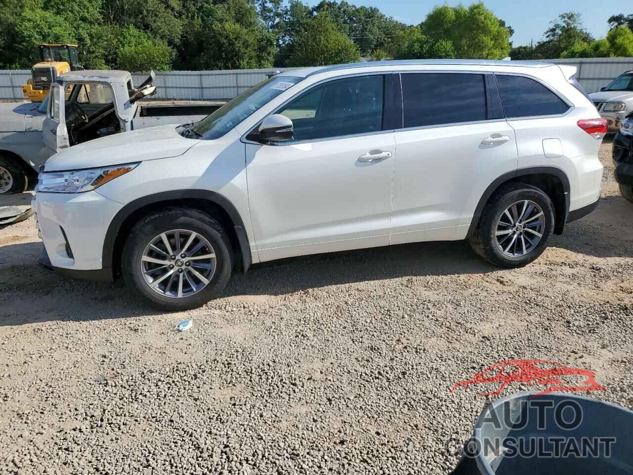 TOYOTA HIGHLANDER 2018 - 5TDKZRFH8JS271628