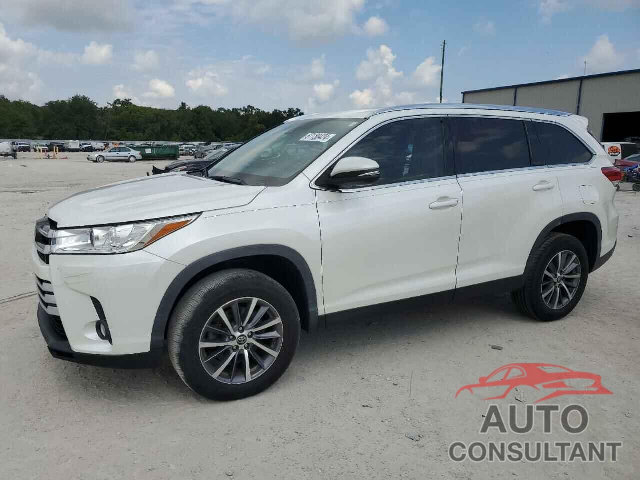 TOYOTA HIGHLANDER 2019 - 5TDKZRFH5KS564923