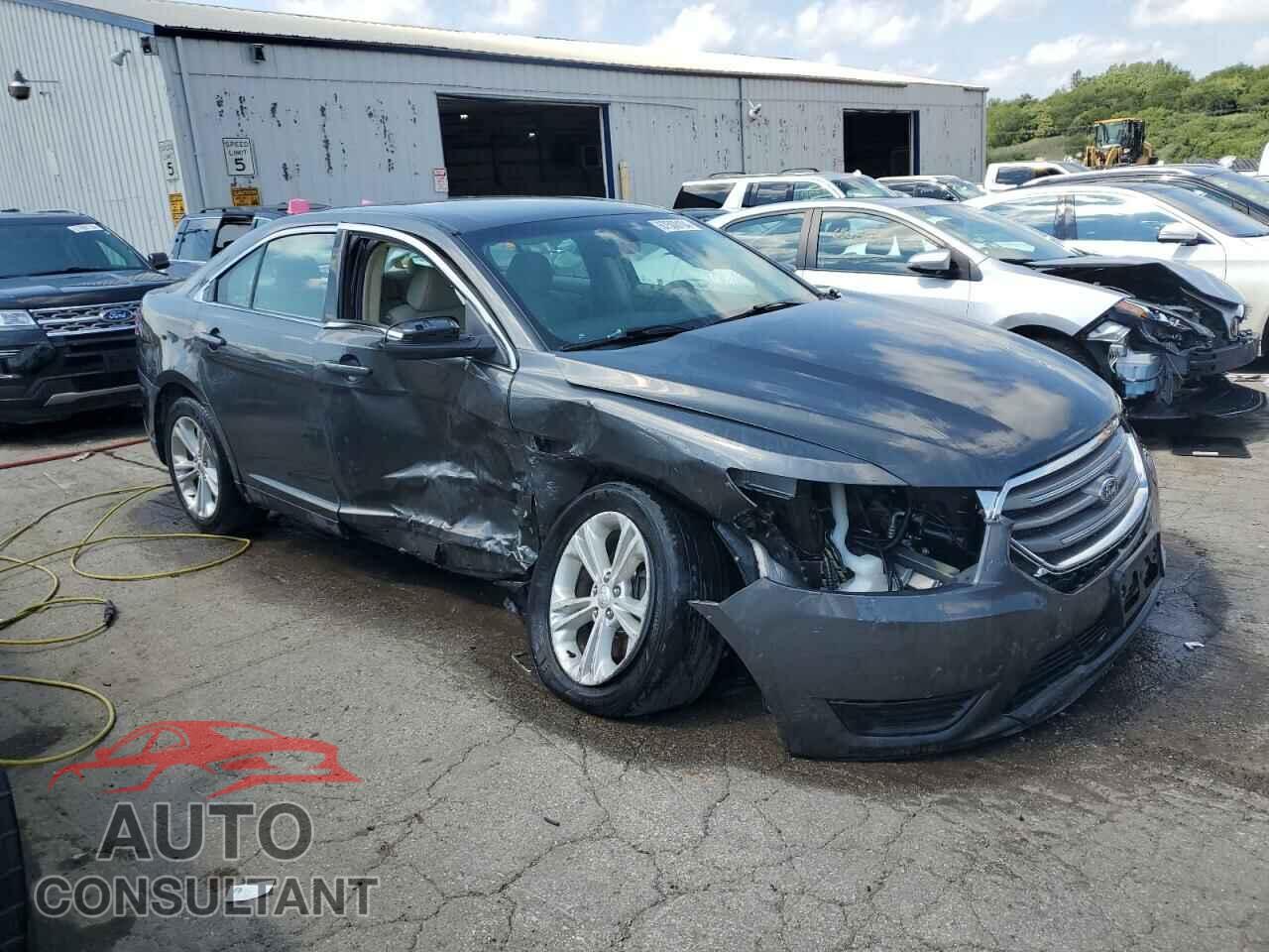 FORD TAURUS 2017 - 1FAHP2D82HG145253