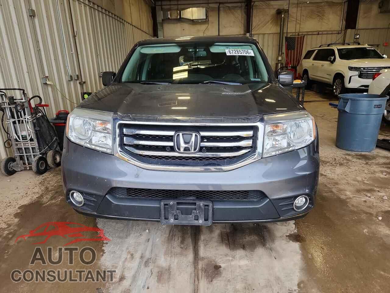 HONDA PILOT 2013 - 5FNYF4H70DB015857