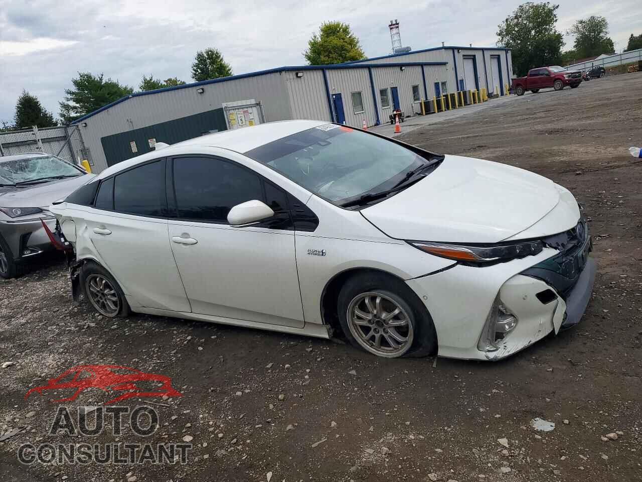 TOYOTA PRIUS 2018 - JTDKARFP3J3077315