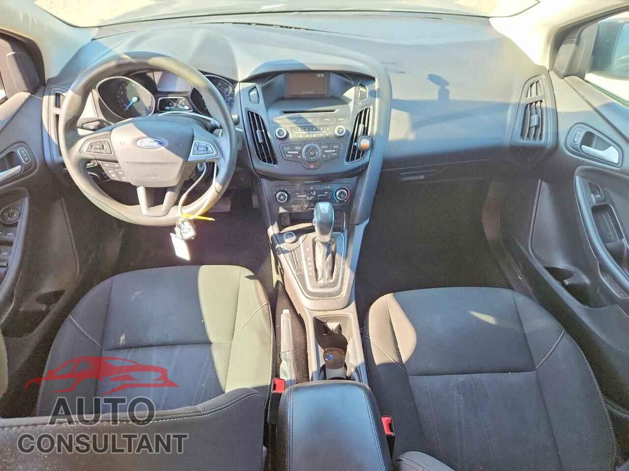 FORD FOCUS 2016 - 1FADP3F20GL261327