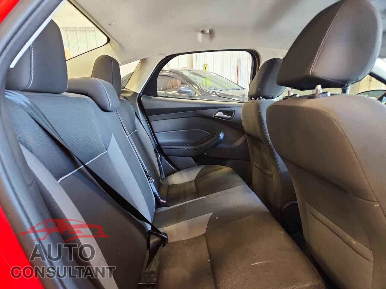 FORD FOCUS 2014 - 1FADP3F23EL280290