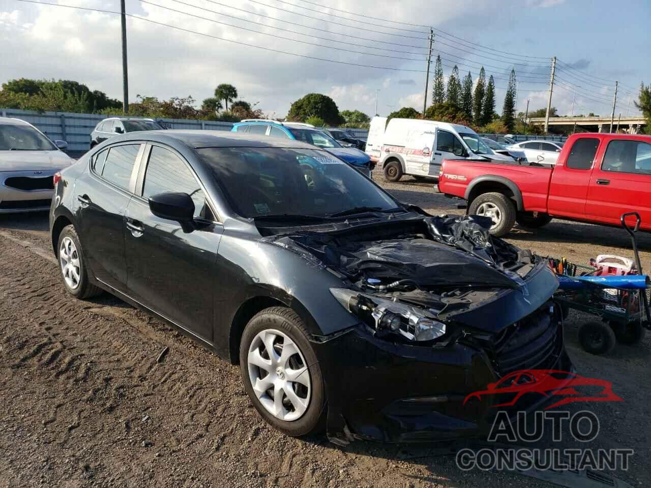 MAZDA 3 2018 - 3MZBN1U76JM164856