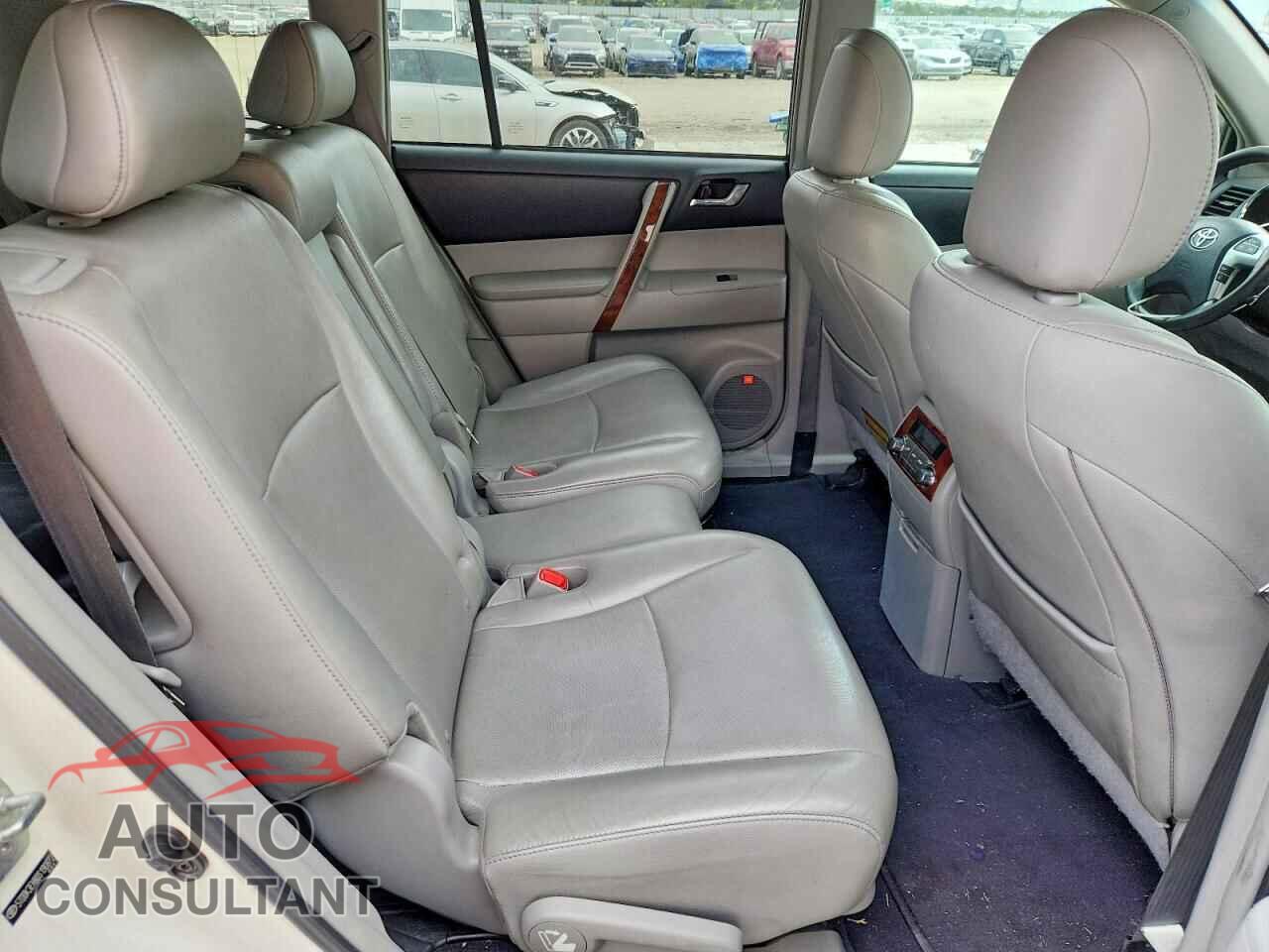 TOYOTA HIGHLANDER 2013 - 5TDDK3EH8DS190872