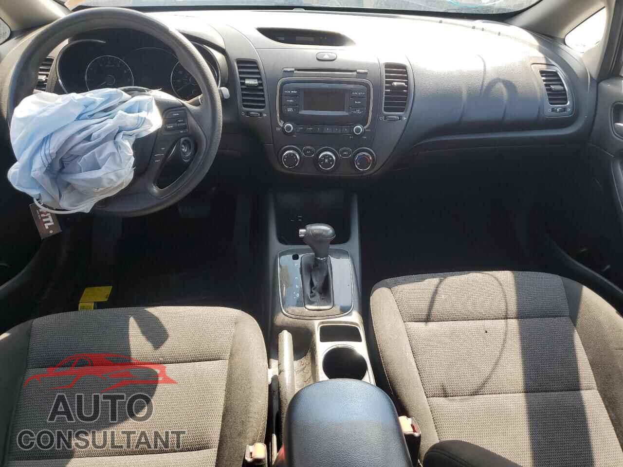 KIA FORTE 2018 - 3KPFK4A75JE202252