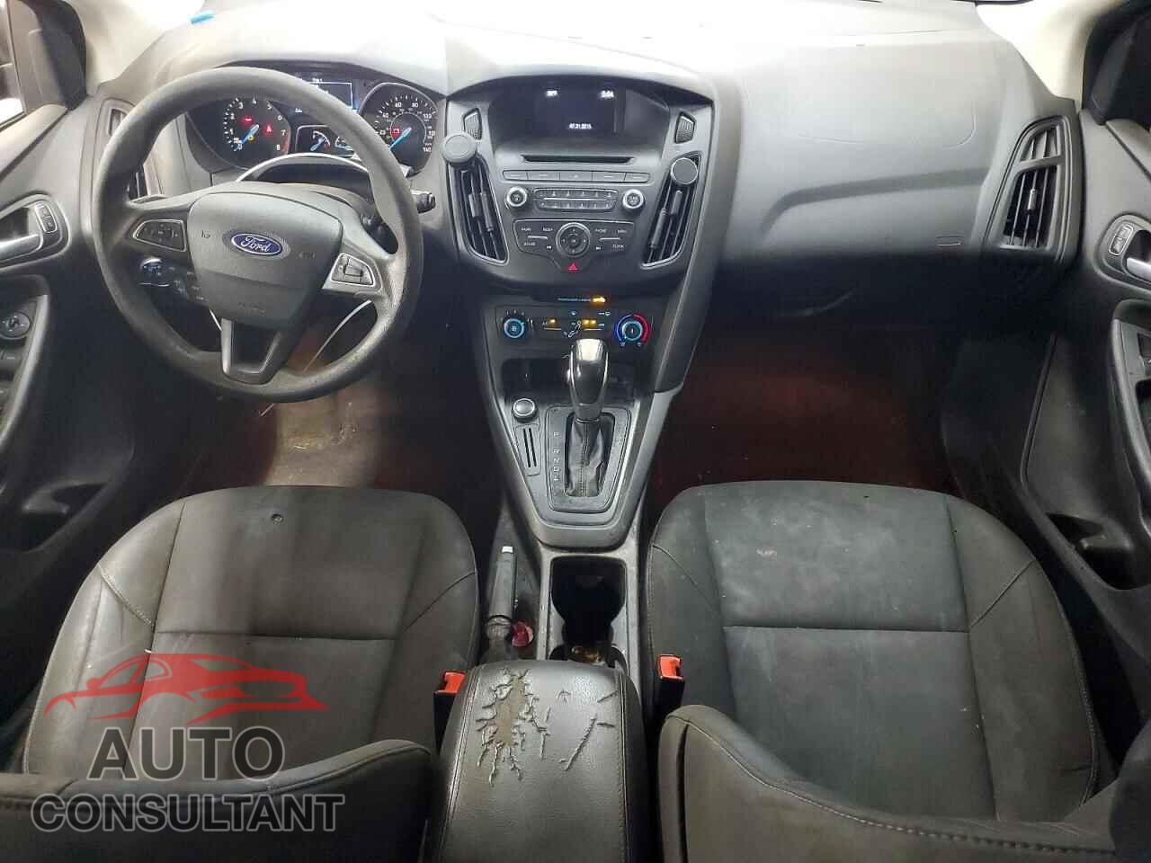 FORD FOCUS 2015 - 1FADP3K20FL223262