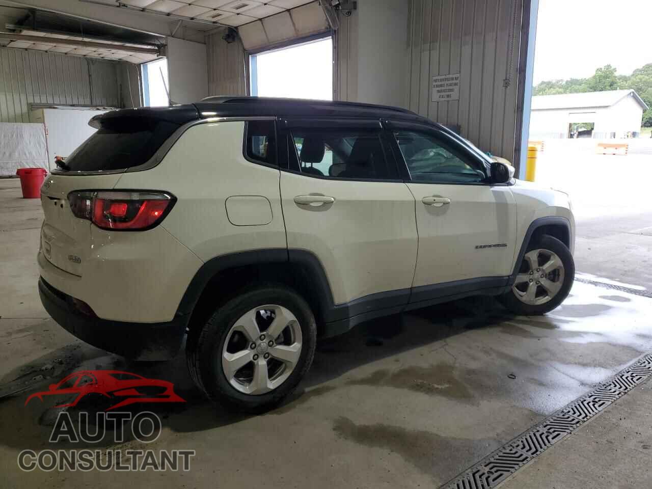 JEEP COMPASS 2018 - 3C4NJDBB4JT117738