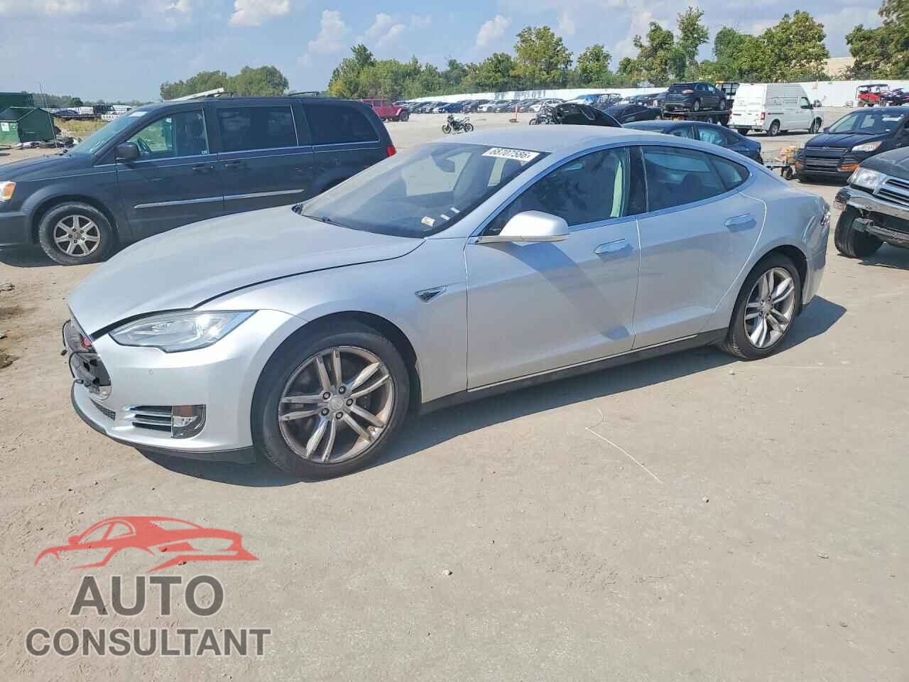 TESLA MODEL S 2014 - 5YJSA1H13EFP53152